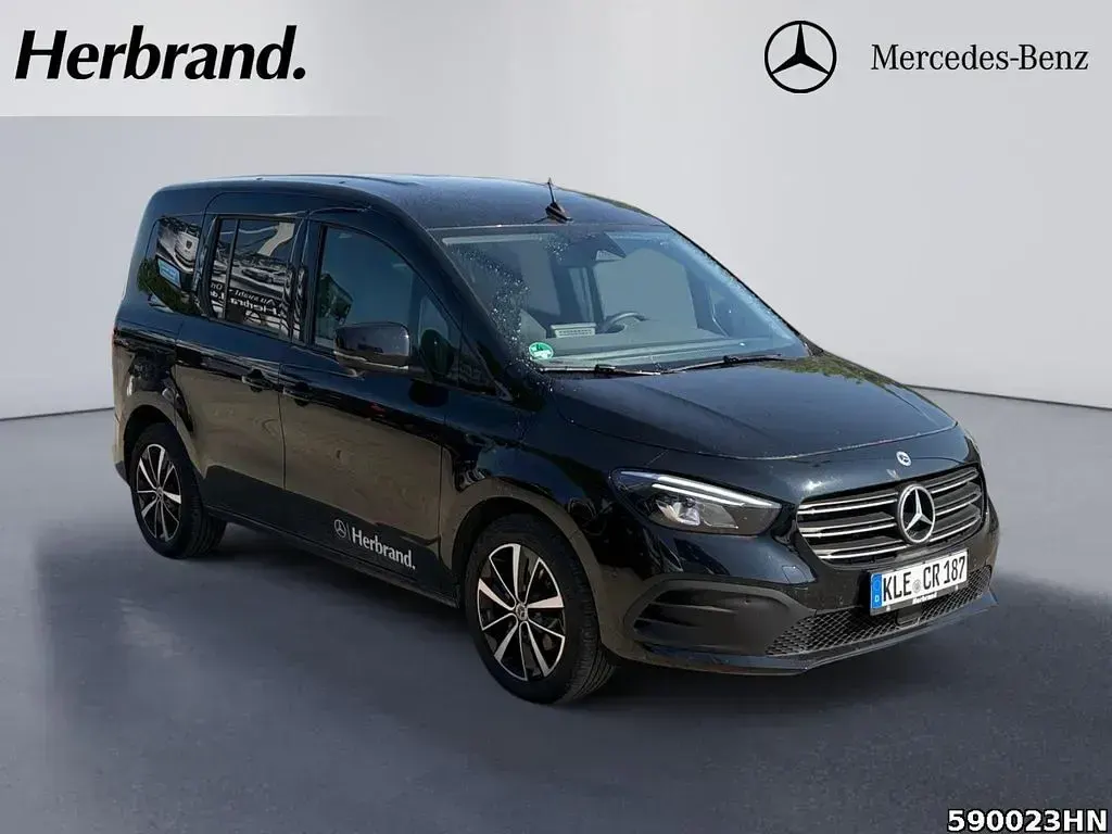 Gebraucht Mercedes T180 Progressive 116 PS (85 kW) 2025 Schwarz Van / Kleinbus