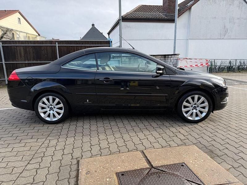 Gebraucht Ford Focus Cabriolet Titanium 145 PS (106 kW) 2010 Schwarz Cabrio