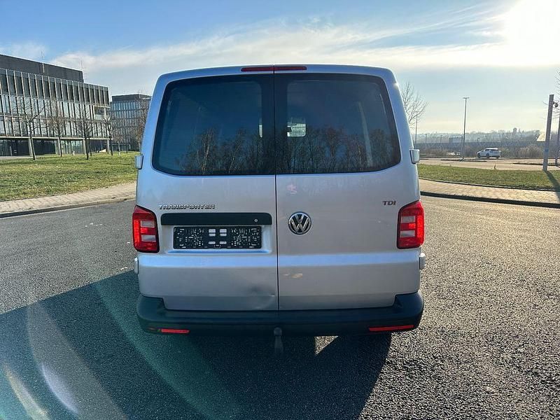Gebraucht VW Transporter 204 PS (150 kW) 2018 Reflexsilber Van