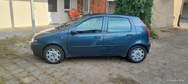 Braun Gebraucht 2002 Fiat Punto S Kleinwagen | 1.799 € (Fairer Preis) - Bild 1/4
