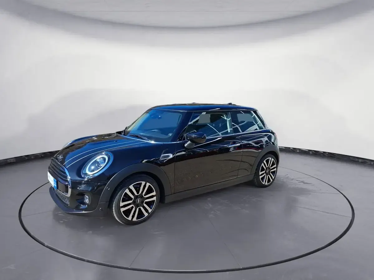 Gebraucht Mini Cooper 136 PS (100 kW) 2020 Schwarz Kleinwagen