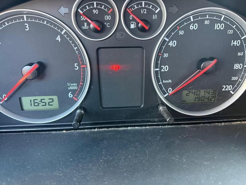 Gebraucht VW Sharan 116 PS (85 kW) 2000 Silber Van / Kleinbus