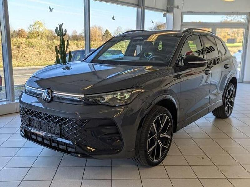Gebraucht VW Tiguan R-line 193 PS (141 kW) 2025 Grau SUV