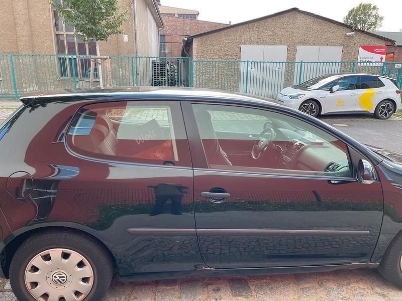 Second-hand VW Golf IV 65 CP (47 kW) 2004 Negru Hatchback