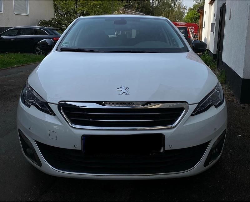 Gebraucht Peugeot 308 130 PS (95 kW) 2016 Weiß Coupé