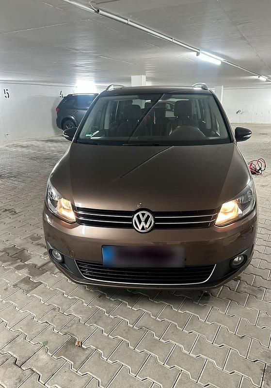 Gebraucht VW Touran 105 PS (77 kW) 2012 Braun Van / Kleinbus