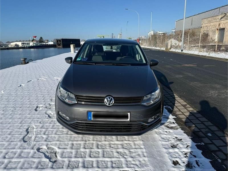 Gebraucht VW Polo Comfortline 90 PS (66 kW) 2014 Grau Kleinwagen