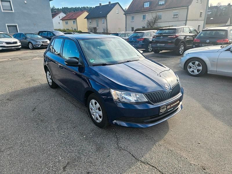 Gebraucht Skoda Fabia 60 PS (44 kW) 2016 Blau Kleinwagen