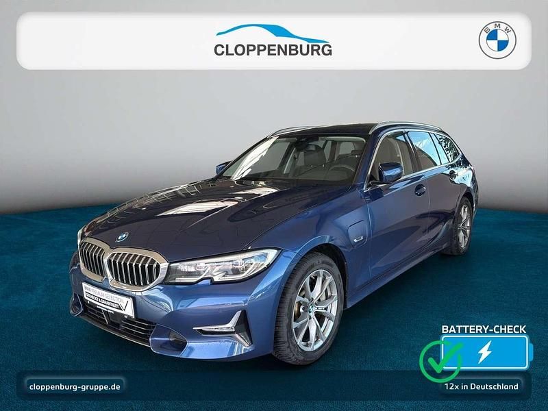 Gebraucht BMW 330e Luxury Line 252 PS (185 kW) 2022 Blau Kombi