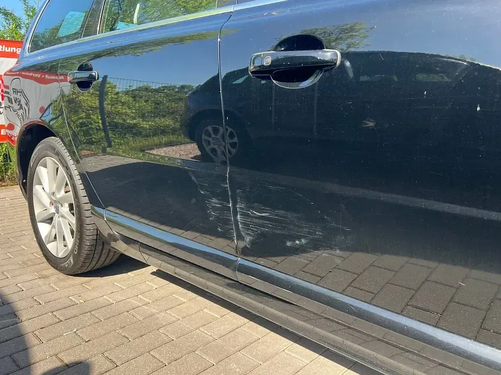 Gebraucht Volvo V70 Momentum 181 PS (133 kW) 2016 Schwarz Kombi