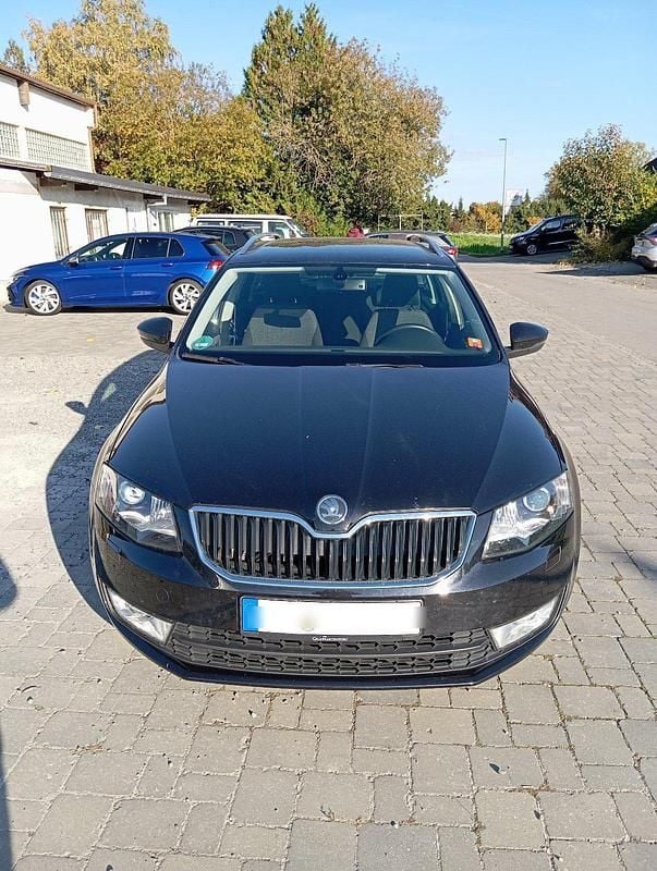 Schwarz Gebraucht 2013 Skoda Octavia Kombi | 8.400 € (Guter Preis) - Bild 1/4