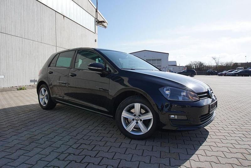Gebraucht VW Golf VII 105 PS (77 kW) 2013 Deep black perleffekt Limousine