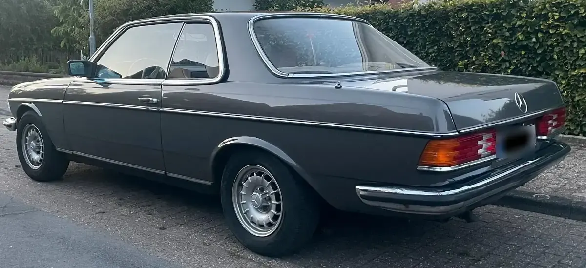 Gebraucht Mercedes 230 136 PS (100 kW) 1983 Grau Coupé