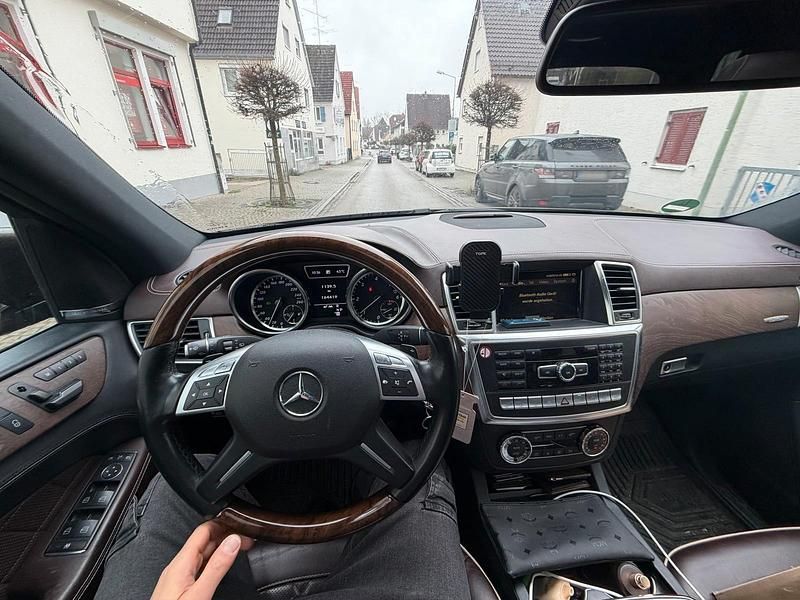 Gebraucht Mercedes ML350 258 PS (189 kW) 2011 Braun SUV