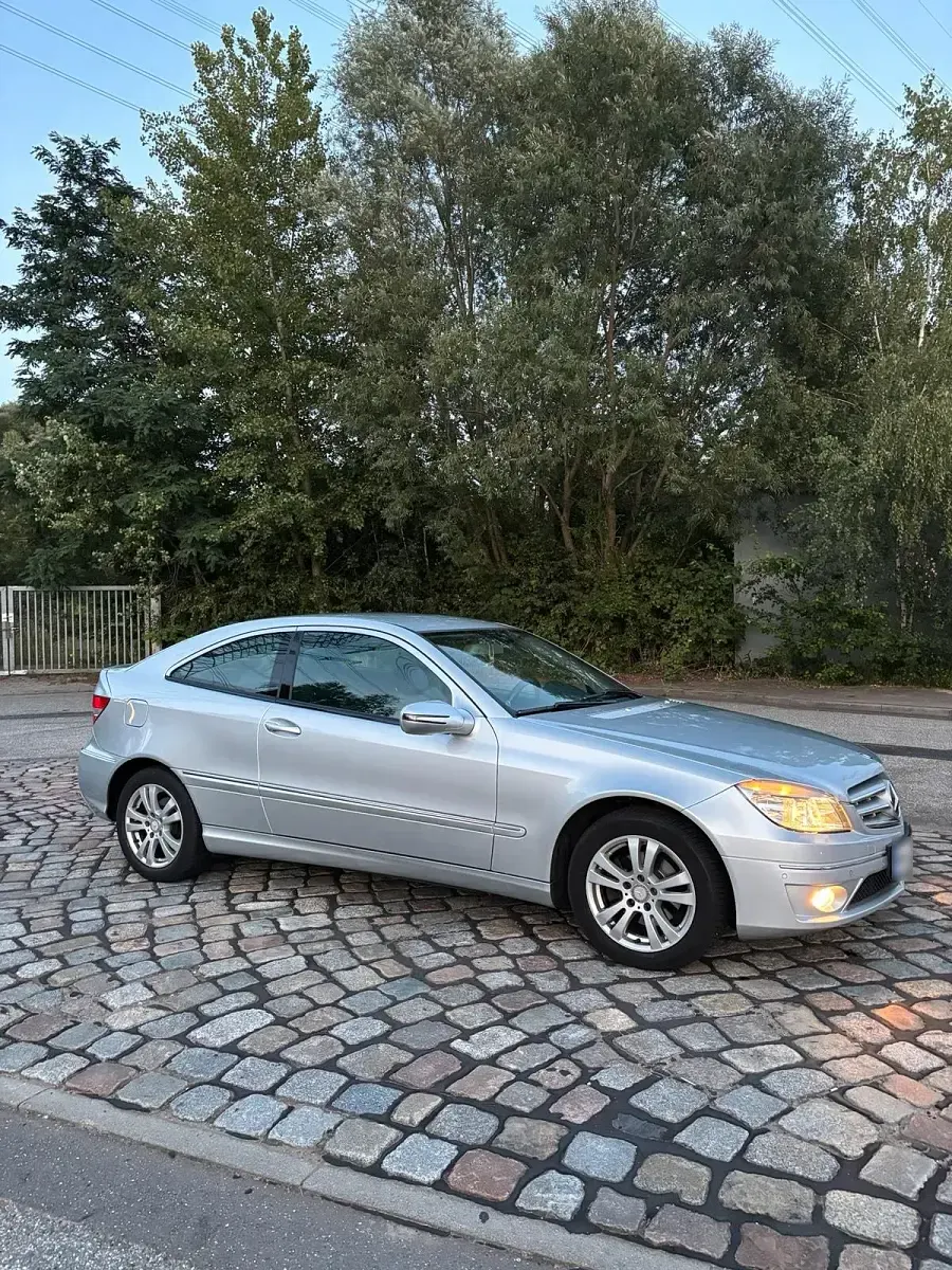 Gebraucht Mercedes CLC180 143 PS (105 kW) 2010 Silber Coupé