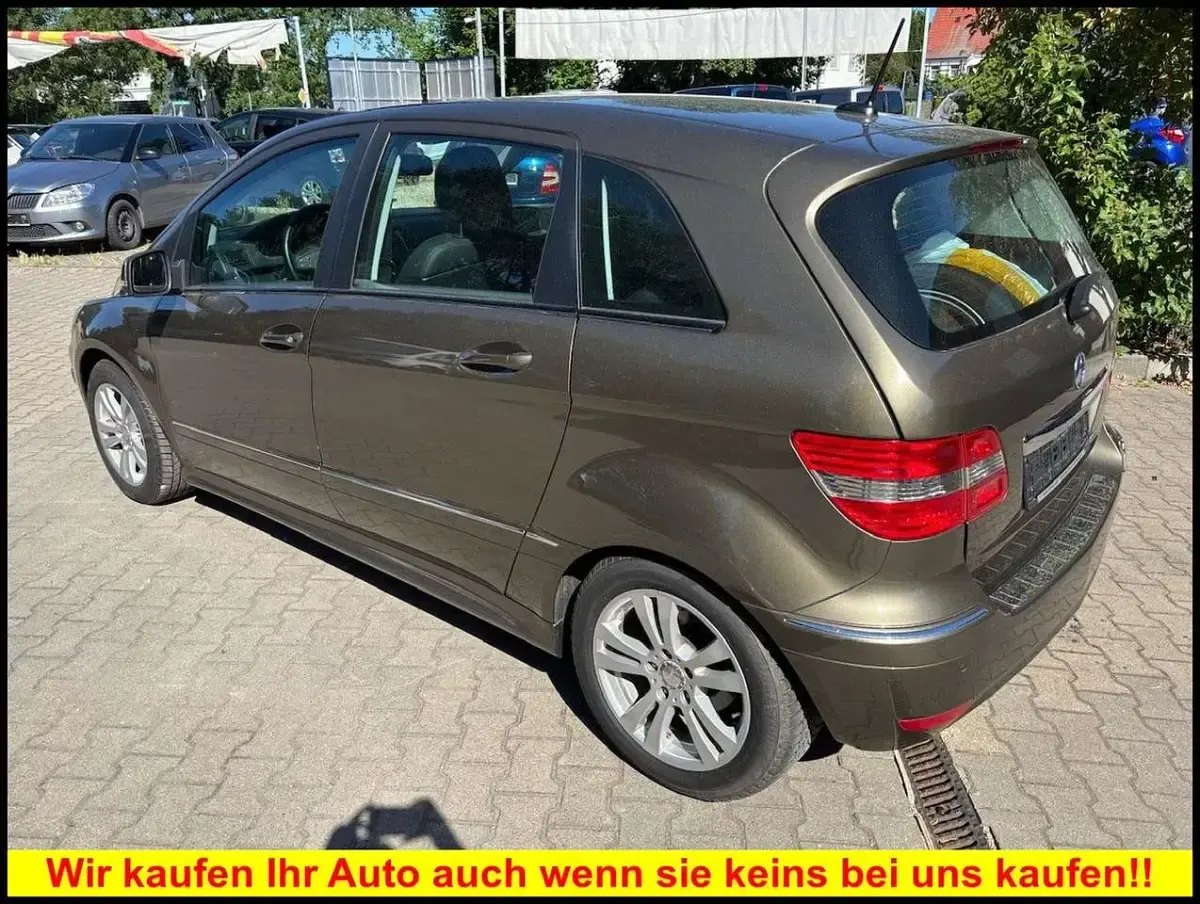 Gebraucht Mercedes B200 136 PS (100 kW) 2009 Braun Van / Kleinbus