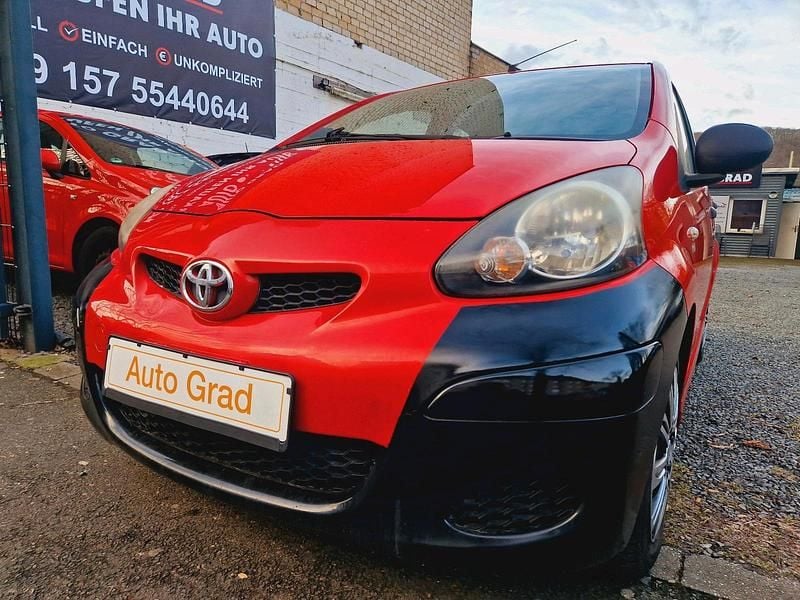 Fire red Gebraucht 2009 Toyota Aygo Basis Kleinwagen | 1.999 € (Guter Preis) - Bild 1/4