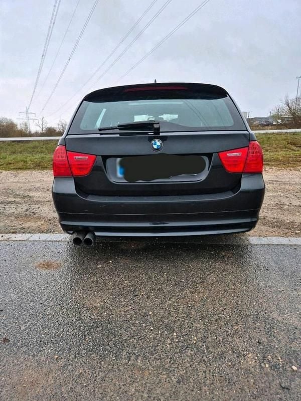 Gebraucht BMW 325 Exclusive 218 PS (160 kW) 2010 Schwarz Kombi