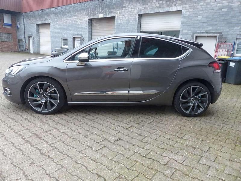 Gebraucht DS Automobiles DS4 179 PS (131 kW) 2016 Platiniumgrau/metallic Kleinwagen