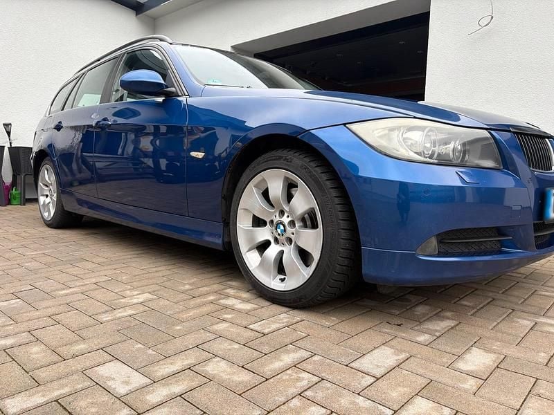 Gebraucht BMW 325 197 PS (144 kW) 2008 Blau Kombi