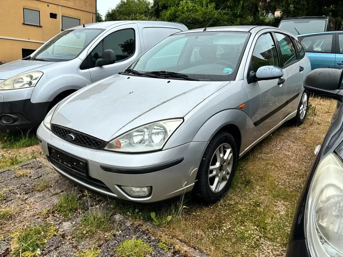 Gebraucht Ford Focus 90 PS (66 kW) 2004 Andere farben Limousine