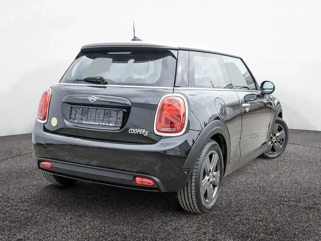 Gebraucht Mini Cooper SE Essential 135 kW (184 PS) 2023 Schwarz Kleinwagen