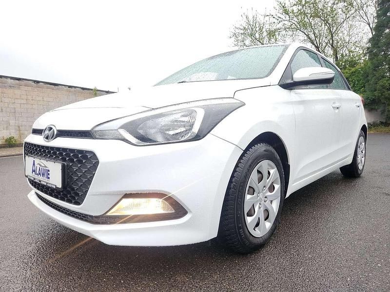 Polar white / sol Gebraucht 2016 Hyundai i20 Active Kleinwagen | 11.250 € (Etwas zu teuer) - Bild 1/4