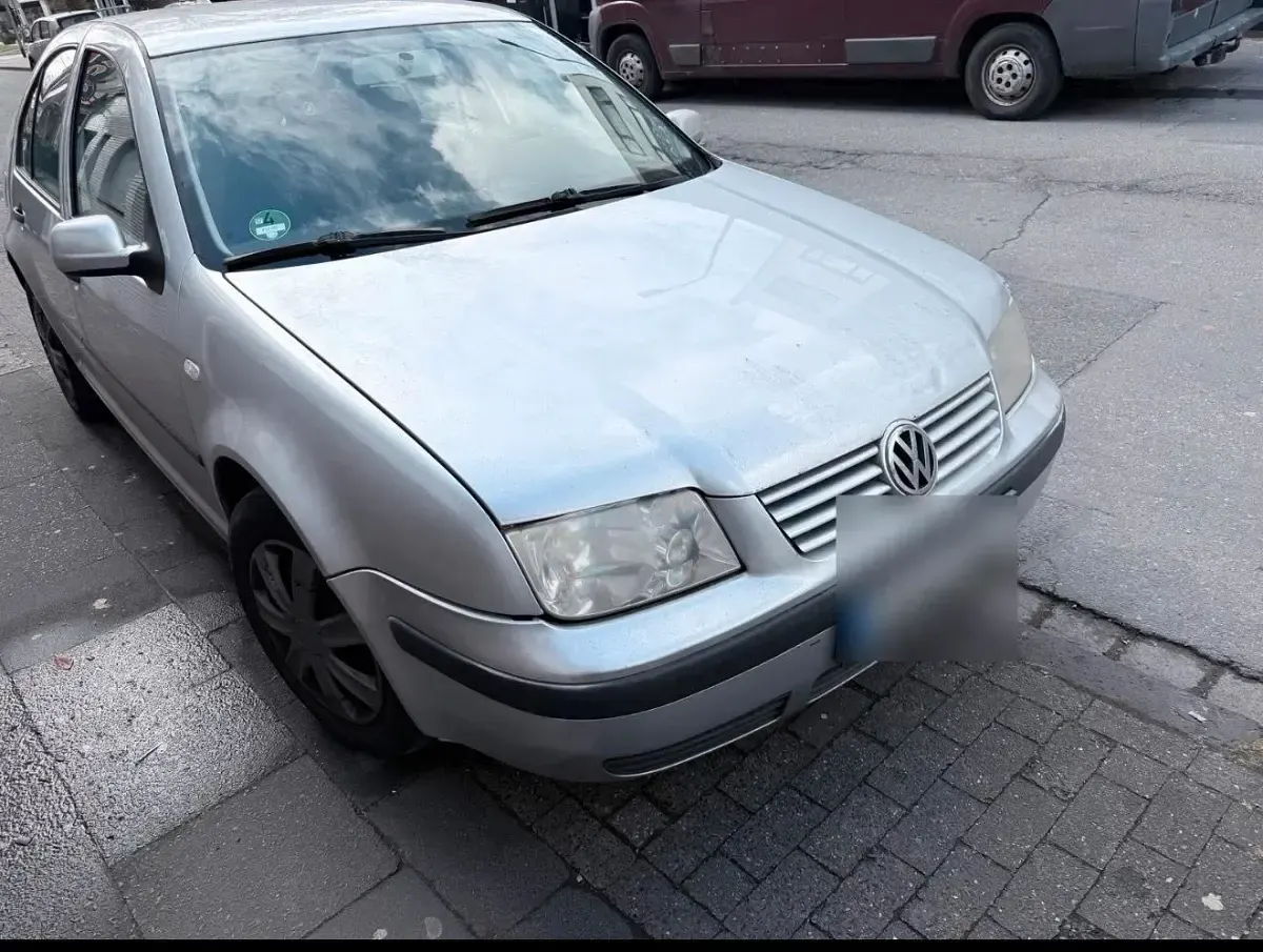 Gebraucht VW Bora 75 PS (55 kW) 2003 Silber Limousine