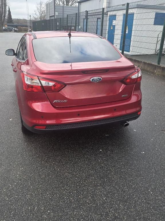 Gebraucht Ford Focus 150 PS (110 kW) 2012 Rot Limousine