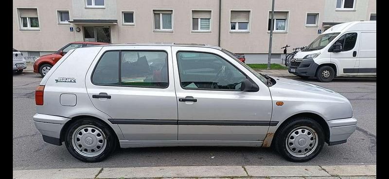 Silber Gebraucht 1996 VW Golf III Limousine | 1.300 € (Superpreis) - Bild 1/1