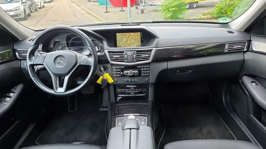 Gebraucht Mercedes E500 AMG 408 PS (300 kW) 2012 Grau Limousine