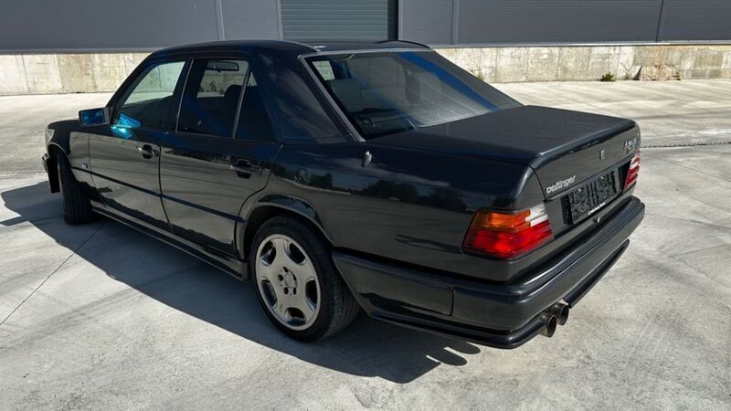 Gebraucht Mercedes E300 239 PS (175 kW) 1989 Schwarz Limousine
