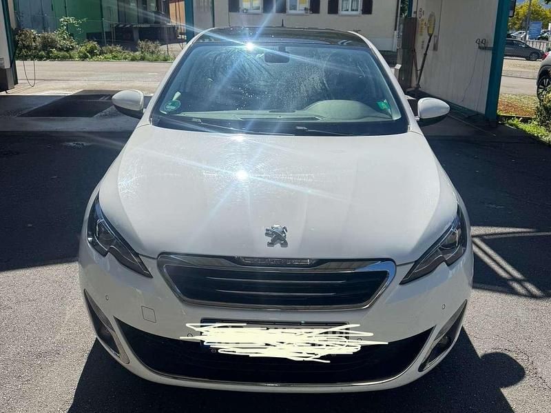 Weiß Gebraucht 2015 Peugeot 308 Style Kleinwagen | 7.500 € (Etwas zu teuer) - Bild 1/4
