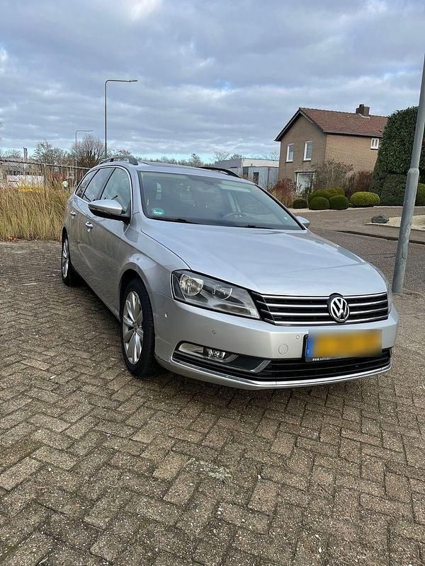 Gebraucht VW Passat Highline 160 PS (117 kW) 2014 Silber Kombi