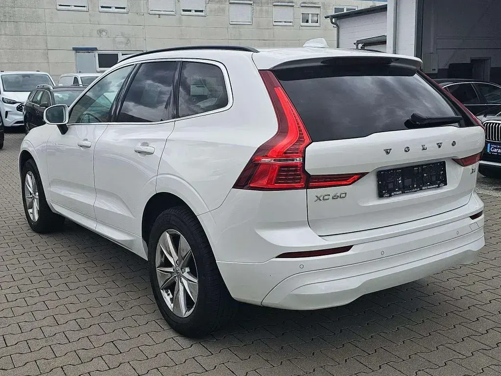Gebraucht Volvo XC60 Core 197 PS (144 kW) 2023 Weiß SUV