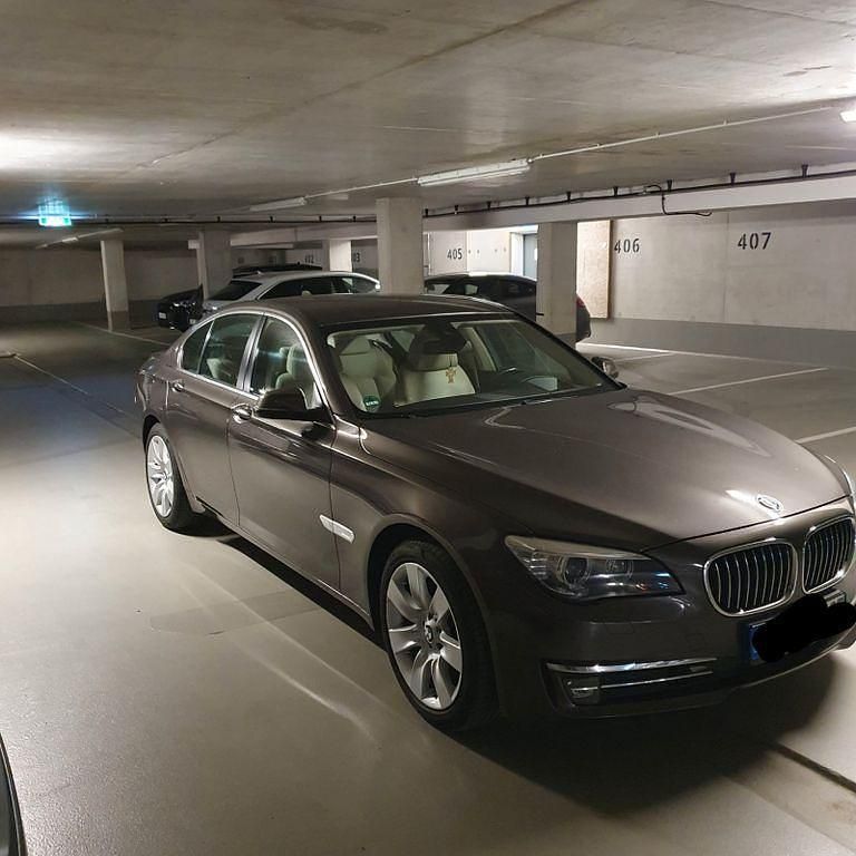 Braun Gebraucht 2013 BMW 730 Limousine | 20.500 € (Etwas zu teuer) - Bild 1/4
