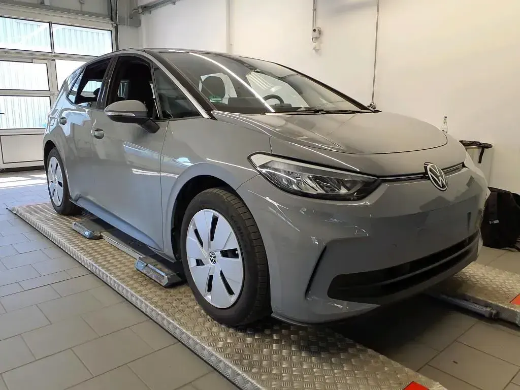 Gebraucht VW ID.3 Pro 150 kW (204 PS) 2024 Grau Kleinwagen