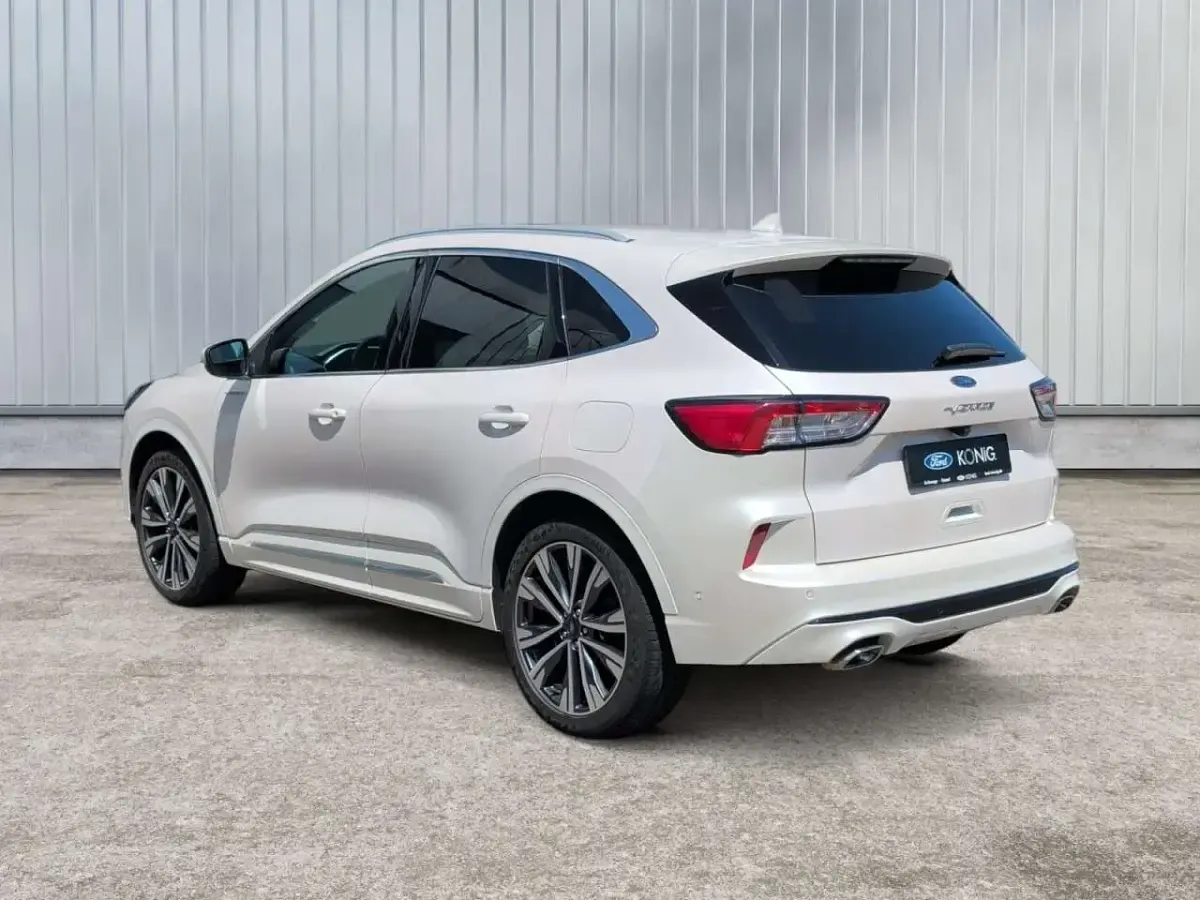 Gebraucht Ford Kuga Vignale 190 PS (139 kW) 2022 White platinum (silber) SUV