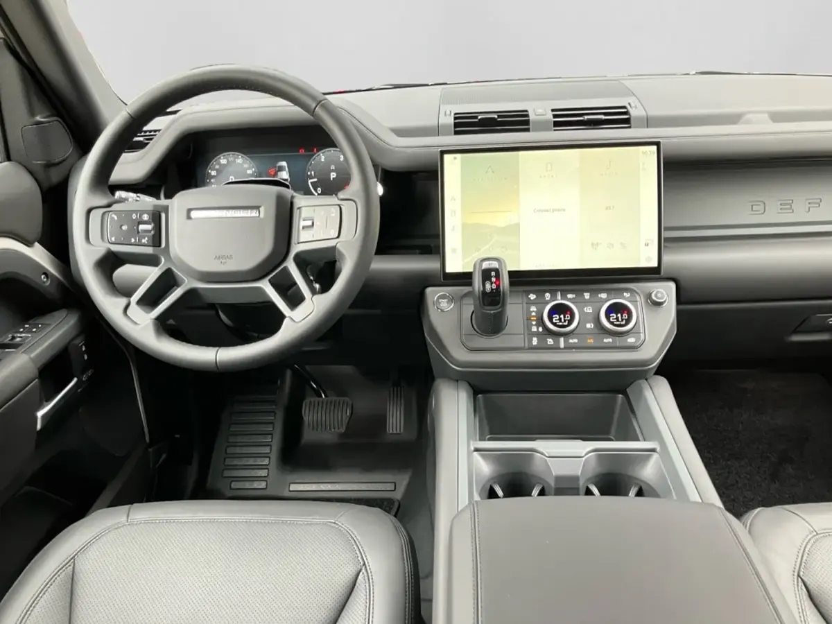 Neu Land Rover Defender HSE Dynamic 257 PS (189 kW) 2026 Szary SUV