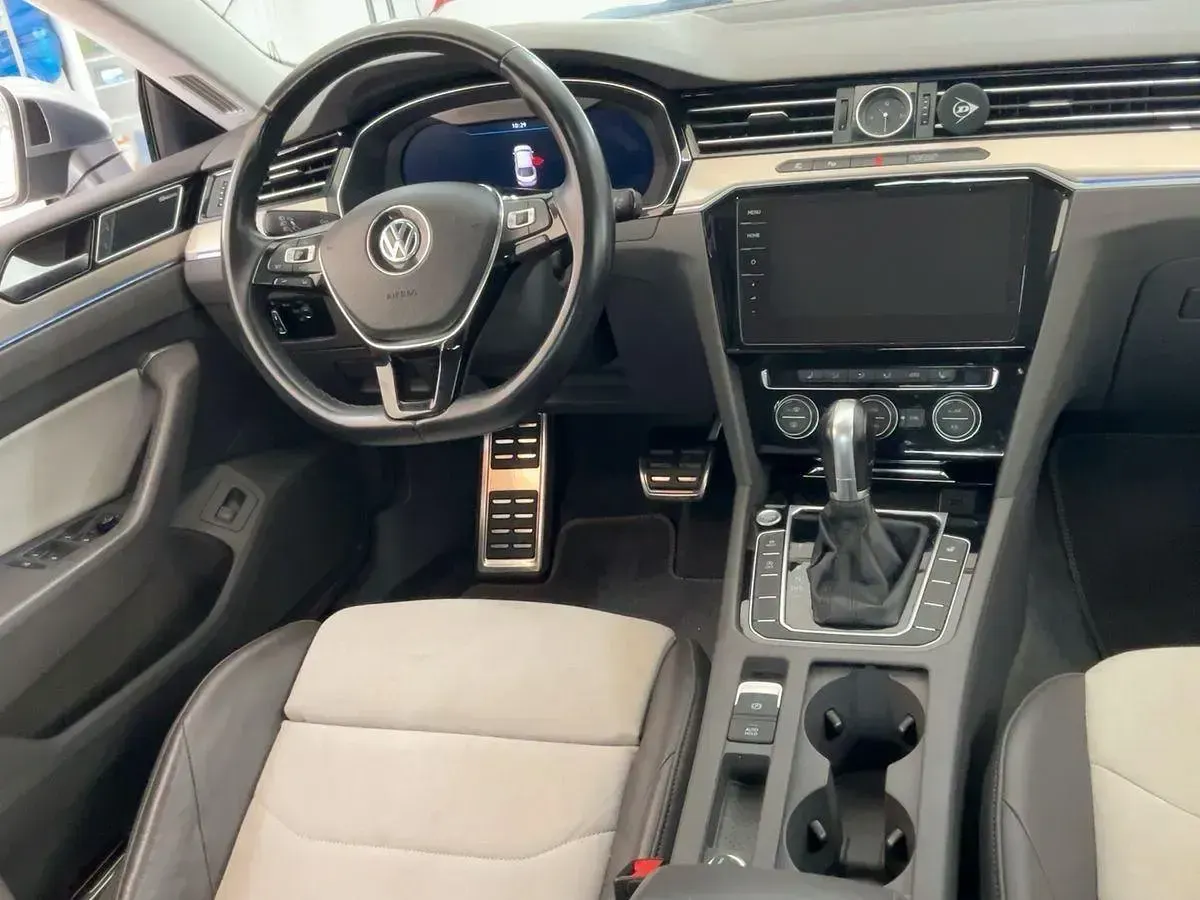 Gebraucht VW Arteon Elegance 190 PS (139 kW) 2019 Silber Kleinwagen