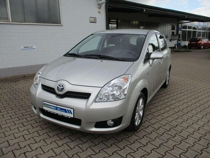 Gebraucht Toyota Corolla Verso Executive 129 PS (94 kW) 2008 Silber Van / Kleinbus
