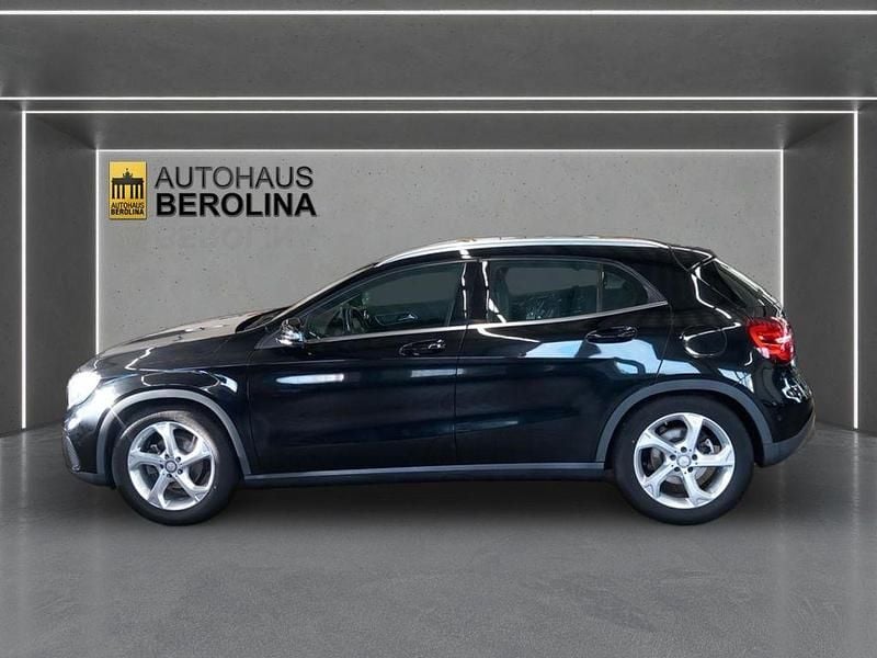 Gebraucht Mercedes GLA180 Urban 122 PS (89 kW) 2017 Schwarz SUV