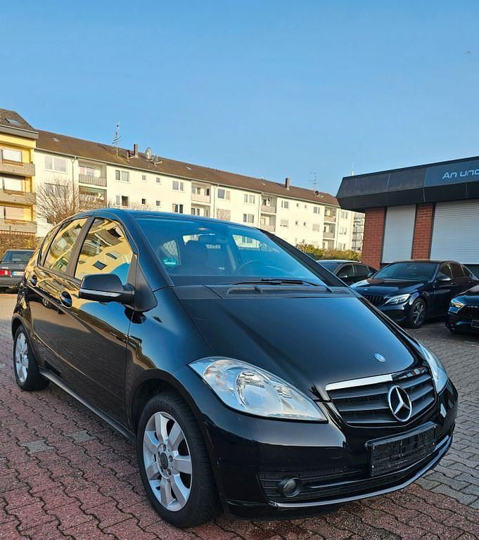 Gebraucht Mercedes A180 109 PS (80 kW) 2009 Schwarz Limousine