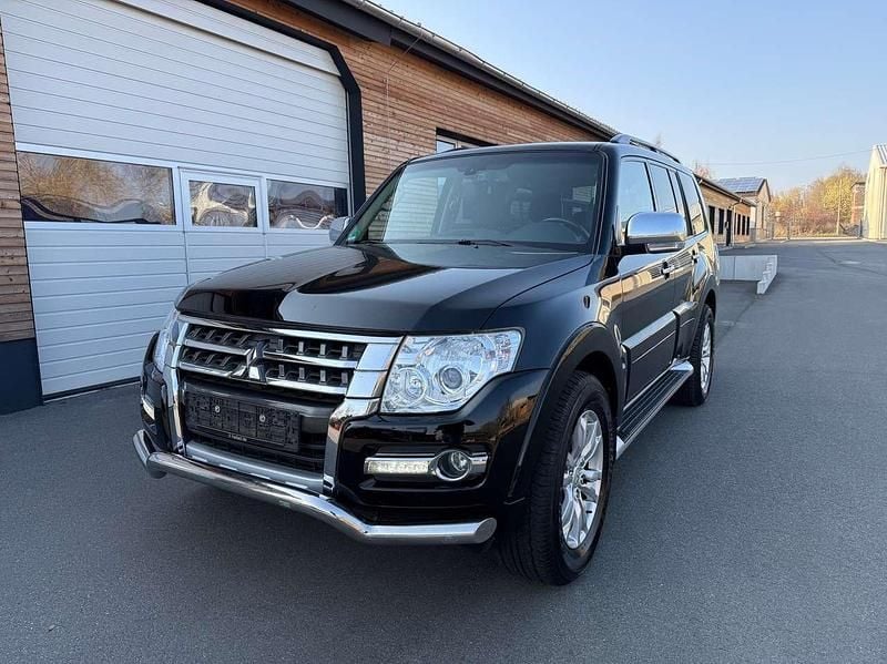 Gebraucht Mitsubishi Pajero Edition 190 PS (139 kW) 2018 Schwarz SUV