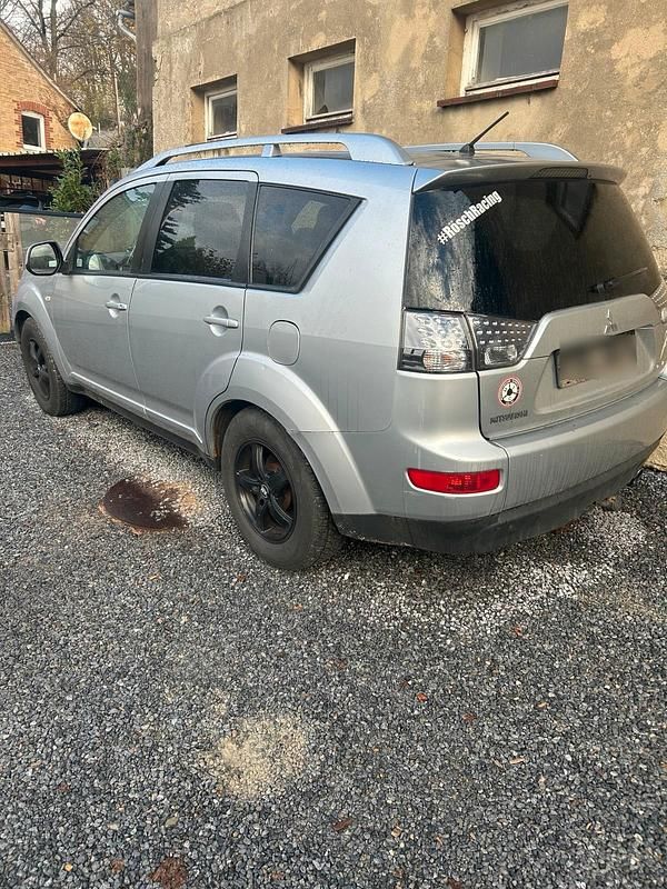 Silber Gebraucht 2008 Mitsubishi Outlander SUV | 2.500 € (Fairer Preis) - Bild 1/4