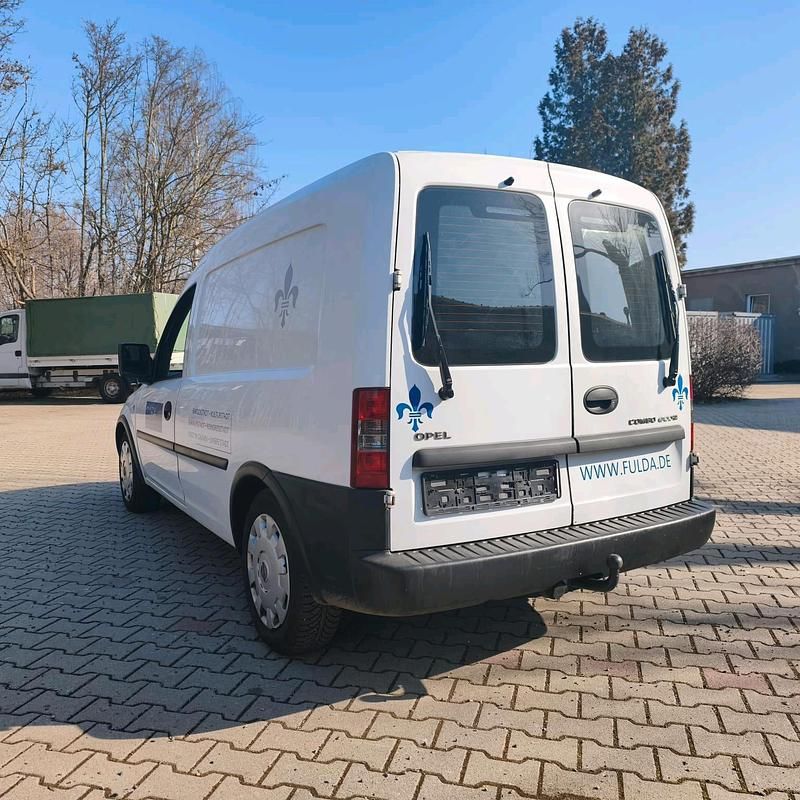 Gebraucht Opel Combo 94 PS (69 kW) 2010 Weiß Van / Kleinbus