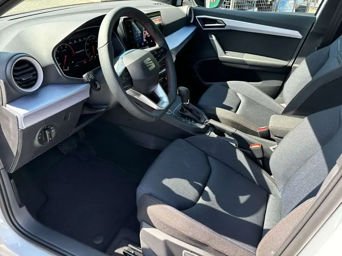 Gebraucht Seat Ibiza FR 116 PS (85 kW) 2025 Nevada weiss metallic Kleinwagen