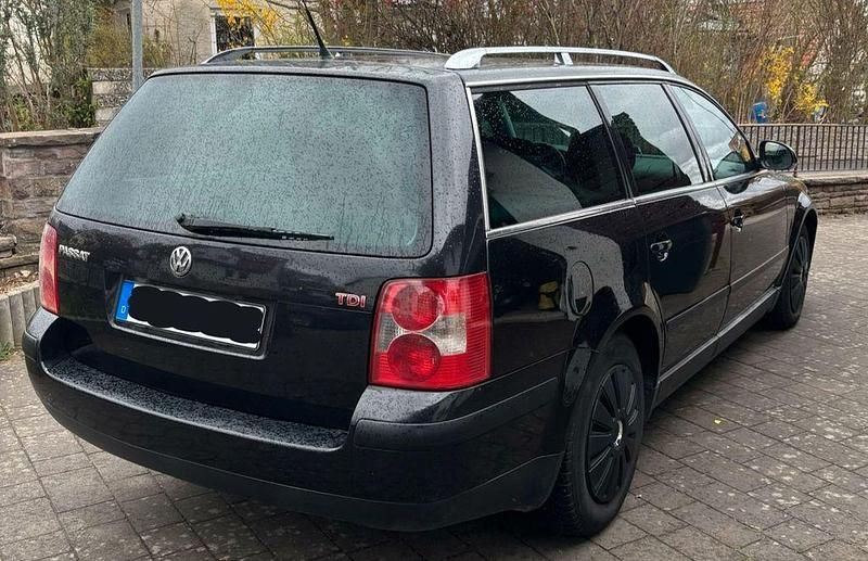 Gebraucht VW Passat Basis 136 PS (100 kW) 2004 Schwarz Kombi