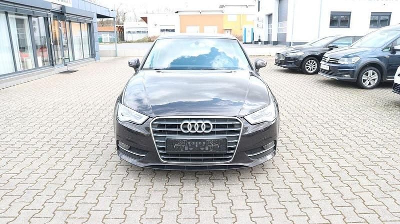 Gebraucht Audi A3 Attraction 179 PS (131 kW) 2013 Braun Limousine