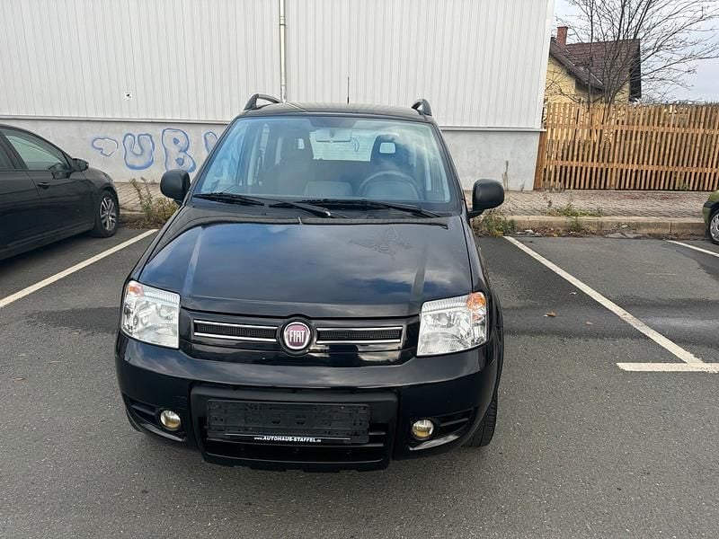 Schwarz Gebraucht 2011 Fiat Panda 4x4 Kleinwagen | 2.900 € - Bild 1/4